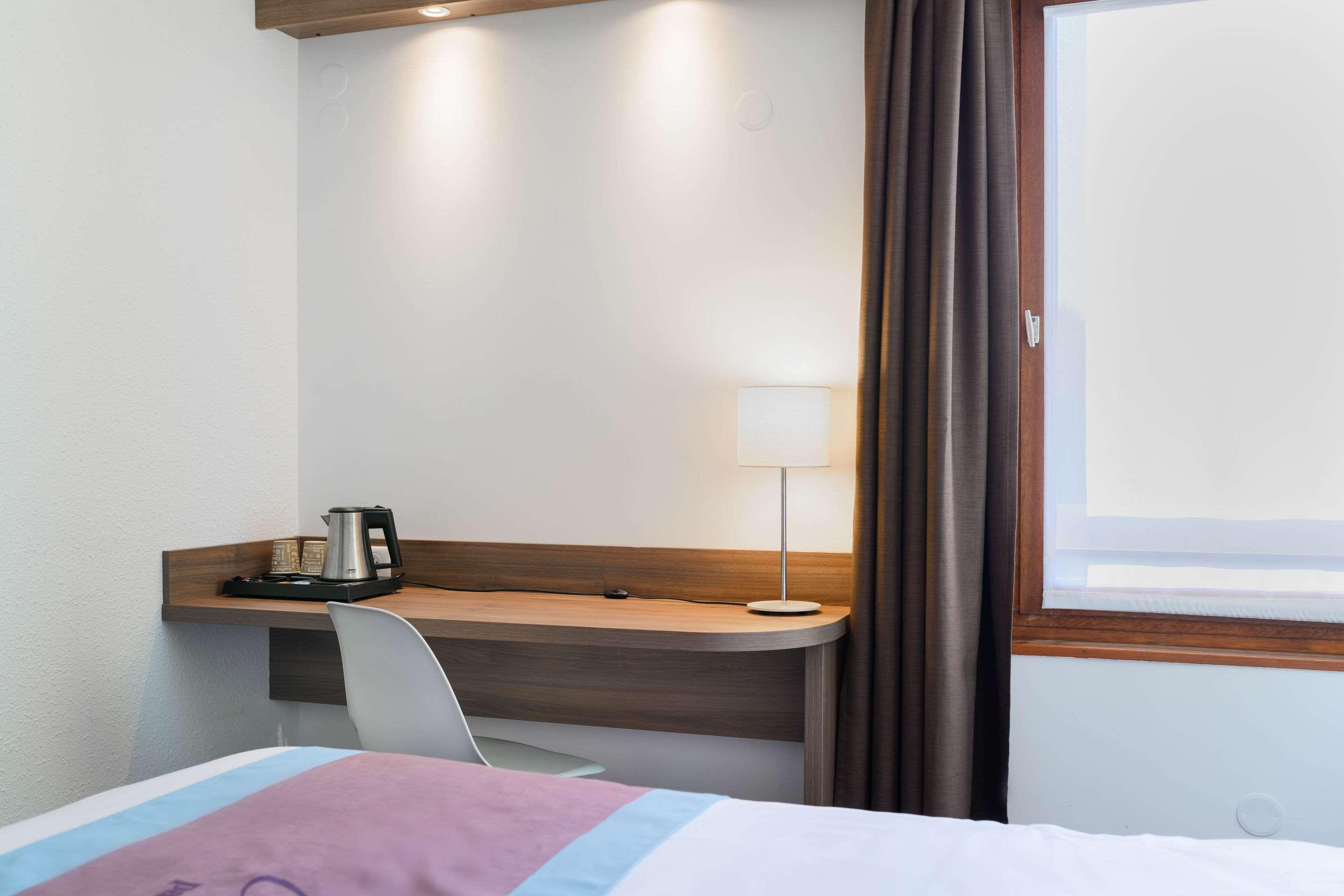 Kyriad Lille - Mons En Baroeul Экстерьер фото